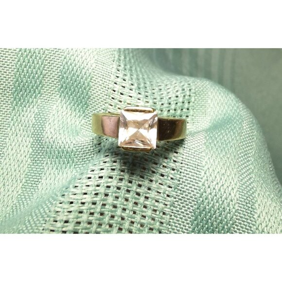Vintage 10K Yellow Gold Ring w/ Princess Cut Clear Stone – Signed RC Size 4 - Picture 11 of 16